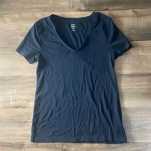 Old Navy Black V-Neck Short Sleeve Tee